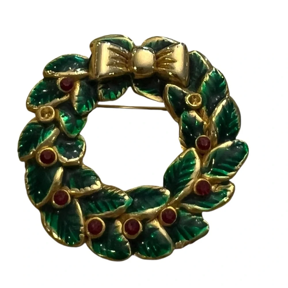 LIA‎ Green Red Enamel Red Rhinestone Christmas Wreath Brooch Signed Festive